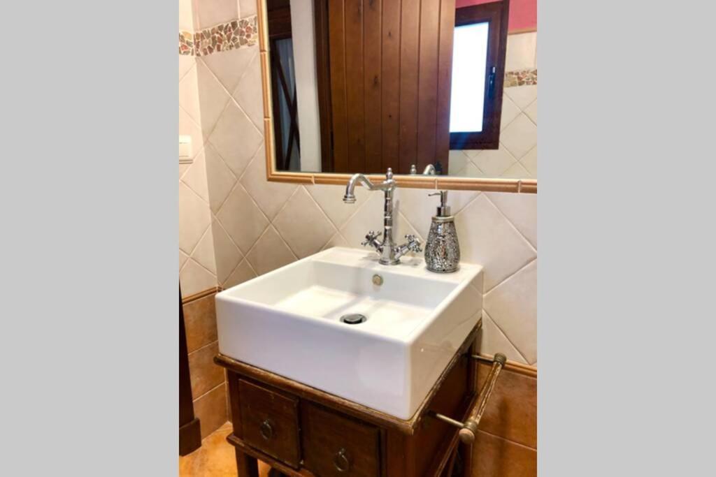 Gatu Premium Villa Lurberri Piscina Privada, 4 Dormitorios, 2 Banos, Parking , Jardines, " Preferente Mayores De 25 Anos Y Familias " In Y Barbacoa Чиклана-де-ла-Фронтера Екстер'єр фото